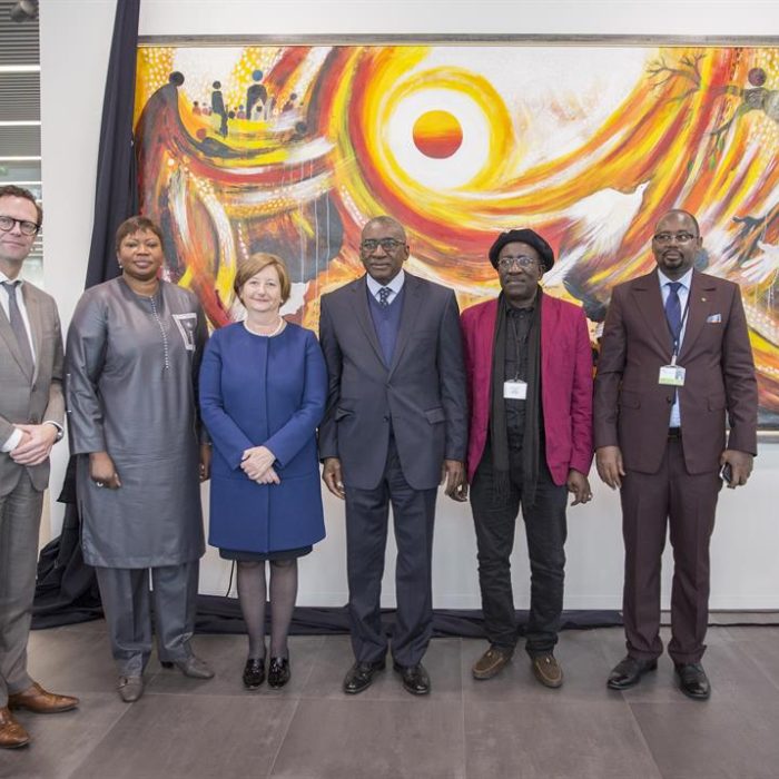 In 2017, the iconic work “Paix par la Justice” by Kalidou Kassé was formally presented by Senegal to the International Criminal Court (ICC) in The Hague.