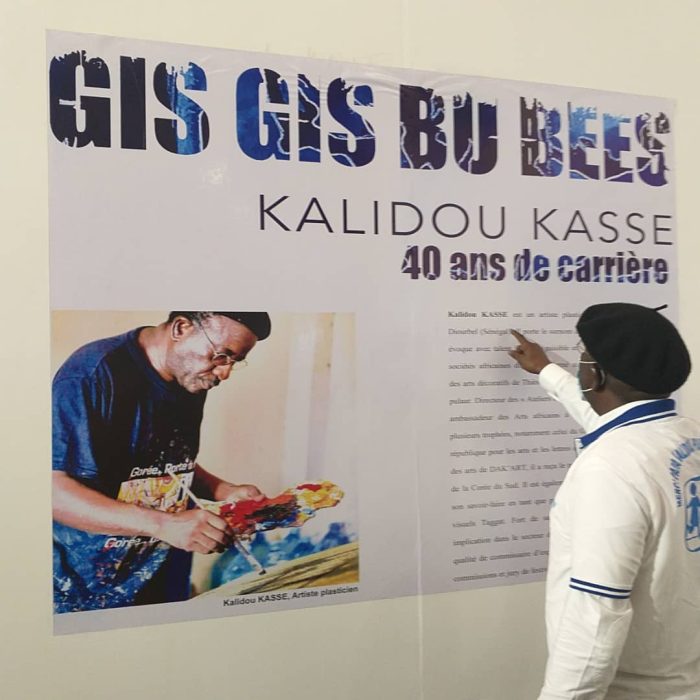In 2020, Senegalese visual artist Kalidou Kassé celebrated forty years of artistic achievement with a remarkable exhibition titled “Gis Gis Bu Bess”.