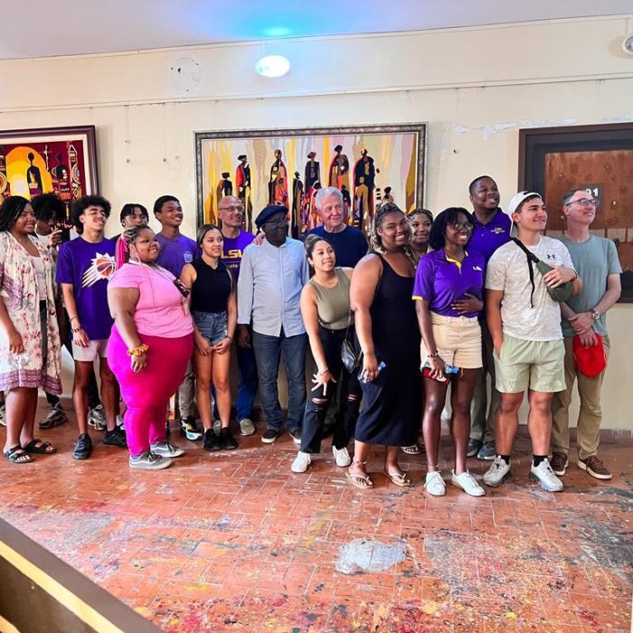 Kalidou Kassé welcomed distinguished professors and their students visiting from the United States.